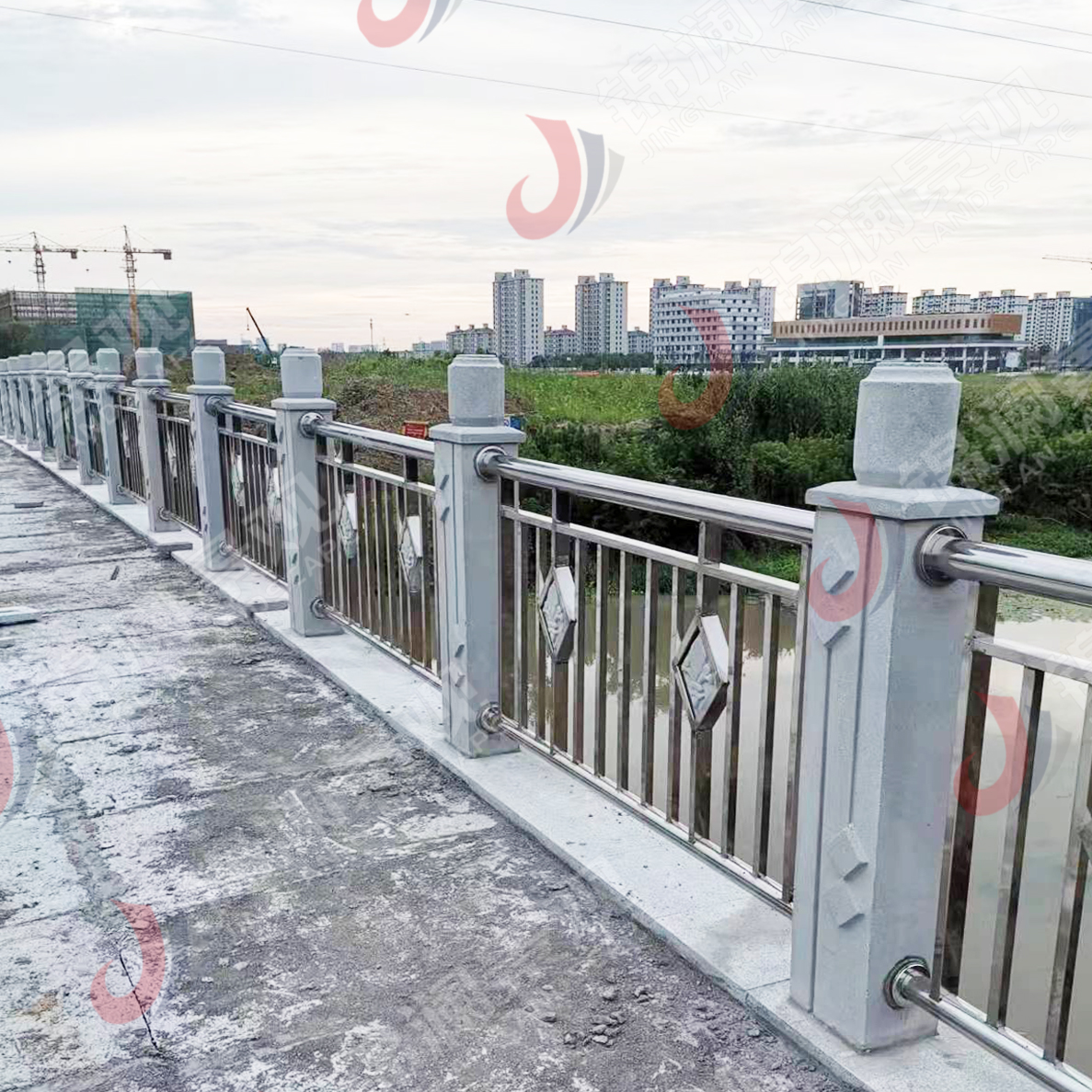 鑄造石欄桿,鑄造石掛板,晶鑄石掛板,晶鑄石欄桿,鑄造石樹(shù)池坐凳,泰科石樹(shù)池,晶鑄石,精鑄石,泰科石,鑄造石