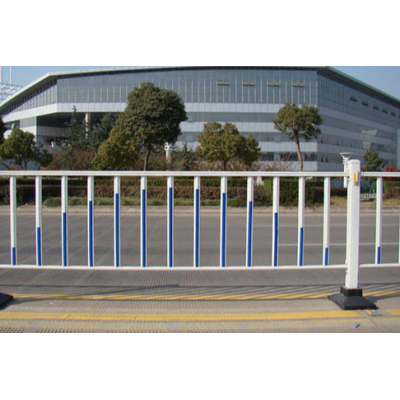 鋅鋼護欄該如何定期維護呢