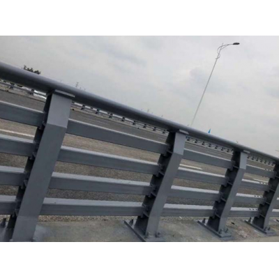 挑選市政護(hù)欄的具體方法